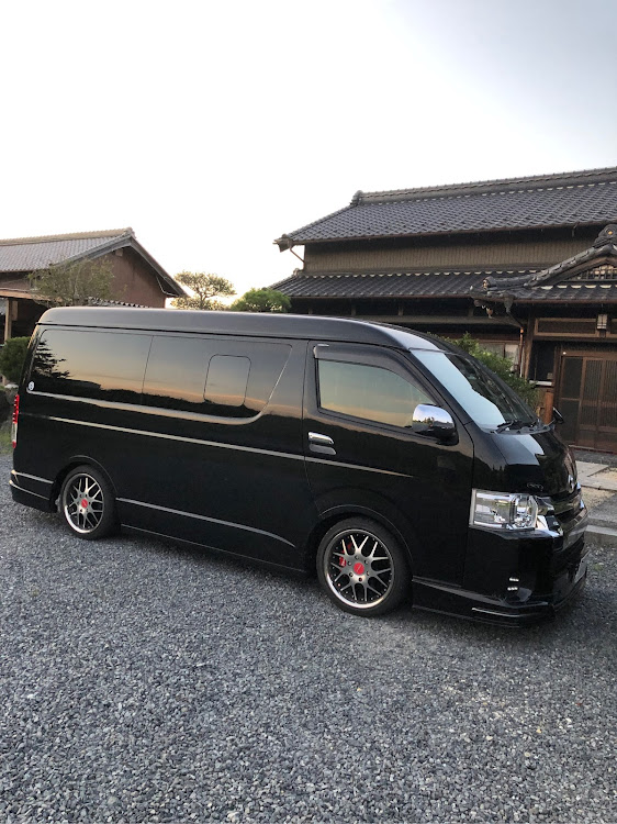ハイエースワゴンのナギ【Hi-Links】さんが投稿したカスタム事例の投稿画像1枚目