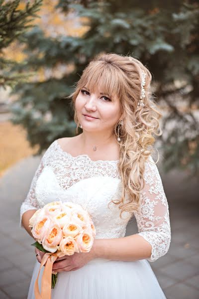 Fotógrafo de casamento Olesya Kharchenko (mrsharchenko). Foto de 12 de março 2020