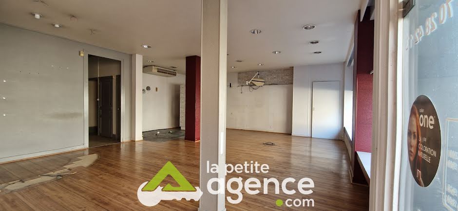 Vente maison  253.16 m² à Montluçon (03100), 118 800 €