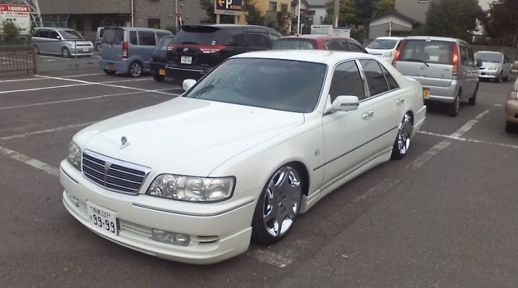 シーマの過去の愛車紹介・33の日・WALD・クレンツェ・グランピングに関するカスタム事例の投稿画像1枚目