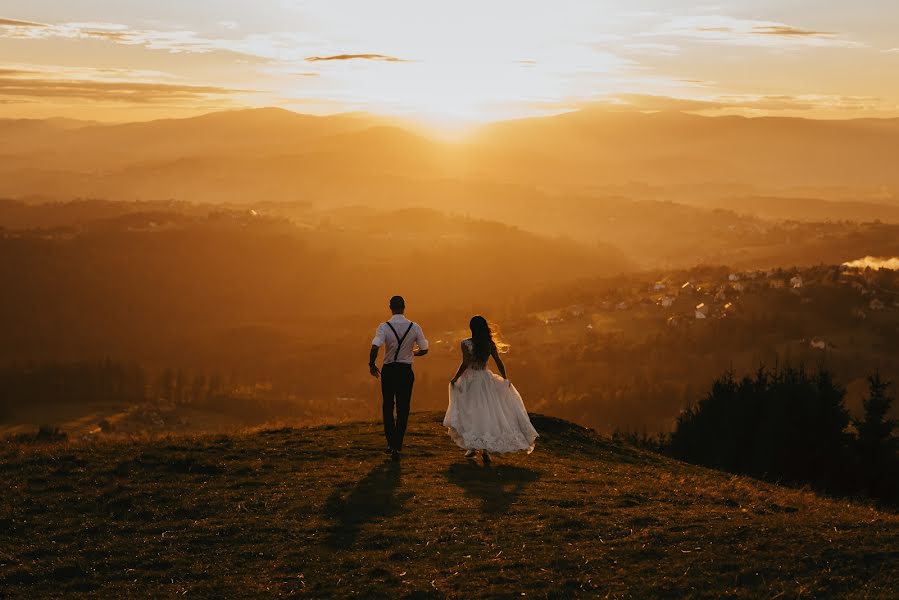 Wedding photographer Bartosz Borek (bartoszborek). Photo of 25 February 2020