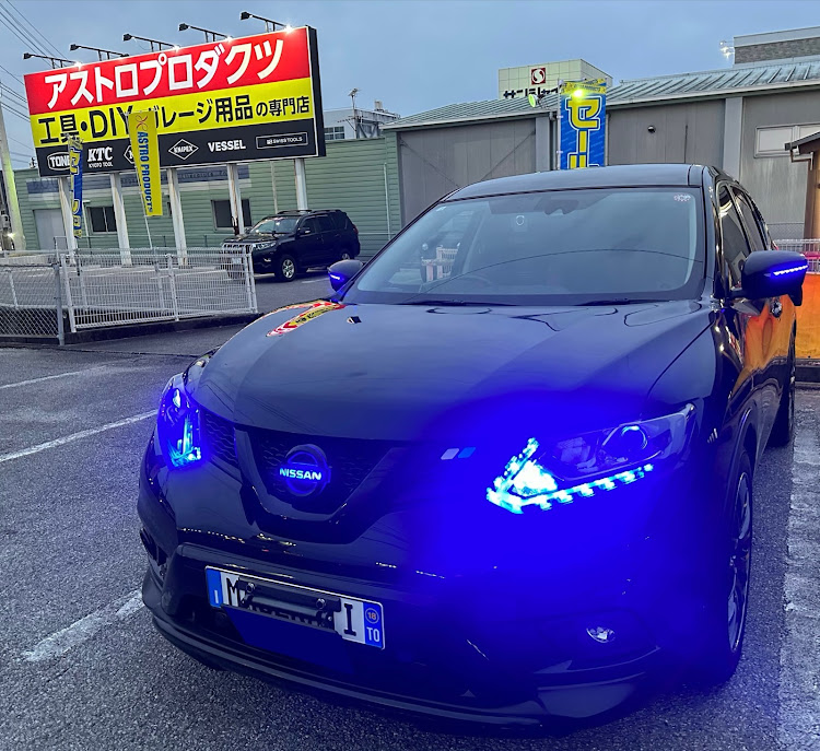 エクストレイルのなんと一か月振りの洗車🚘💦✨😝・洗車好き・洗車好きな人と繋がりたい・ケミカル洗車に関するカスタム事例の投稿画像1枚目
