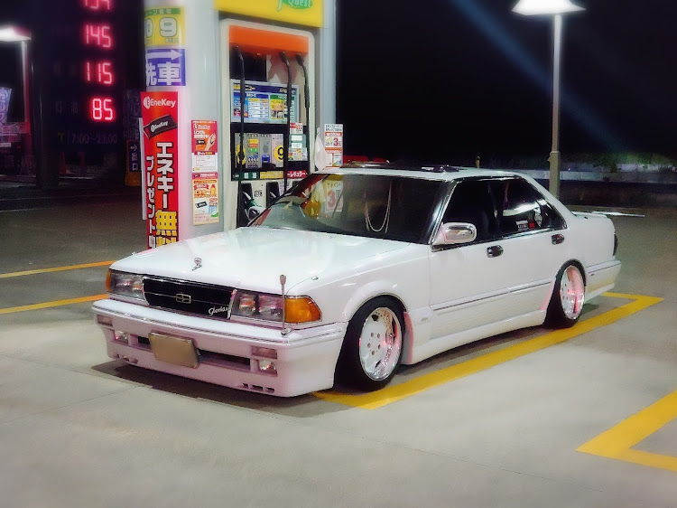 グロリアのY31・当時ネタ・キングダッシュ・ろくでなしブルースに関するカスタム事例の投稿画像1枚目