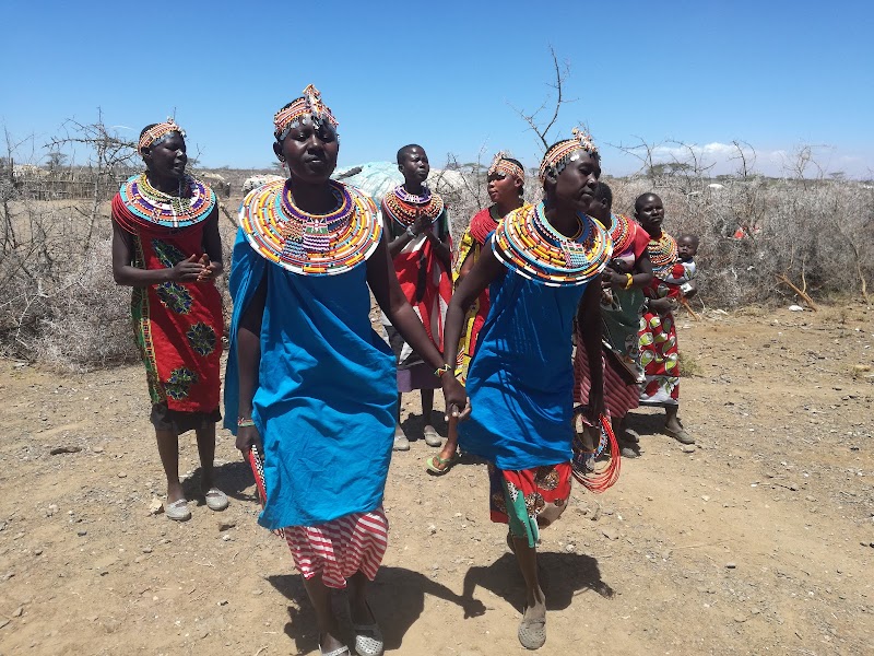 POBLADO SAMBURU. ULTIMA TARDE EN LA RESERVA. - Un poquito de Kenia: Lagos Naivasha y Nakuru, Samburu y Masai Mara (11)