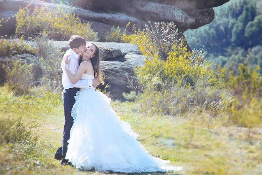 Fotógrafo de casamento Evgeniya Satalkina (vinza). Foto de 22 de agosto 2017