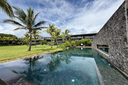 Apartment with terrace and pool 3