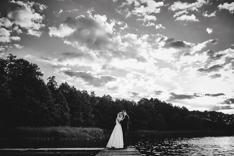 Fotógrafo de bodas Adam Szczepaniak (joannaplusadam). Foto del 14 de marzo 2016