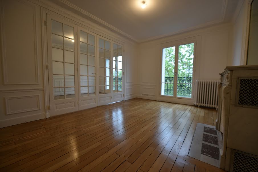 Location  appartement 5 pièces 128 m² à Paris 18ème (75018), 2 963 €