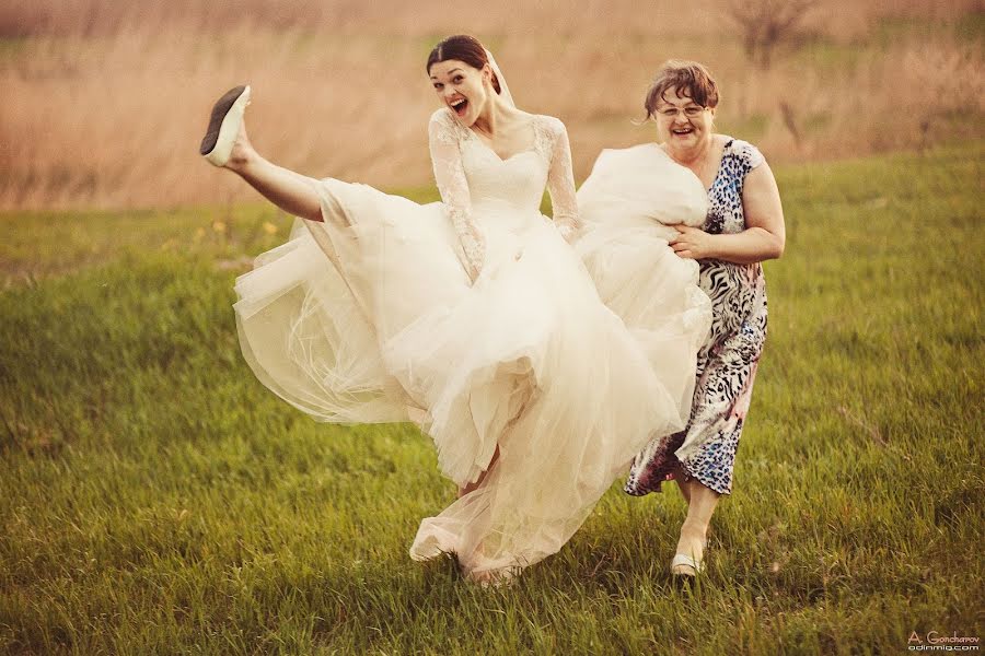 Wedding photographer Artem Goncharov (odinmig). Photo of 11 May 2013