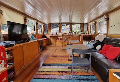 Houseboat 8