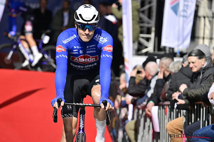 🎥 Kaden Groves wint een uitgeregende Giro-etappe waarin Remco Evenepoel met de schrik vrijkomt