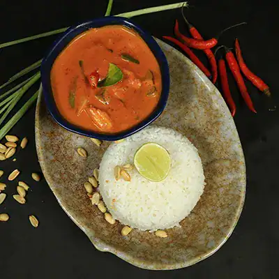 Street Vendor'S Panang Curry Bowl Chicken