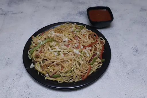 Veg. Garlic Chowmein