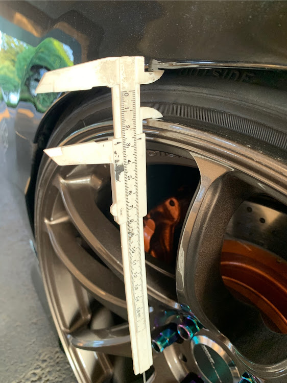 セレナの#クズ・DIY・休日の過ごし方・車高調整に関するカスタム事例の投稿画像7枚目