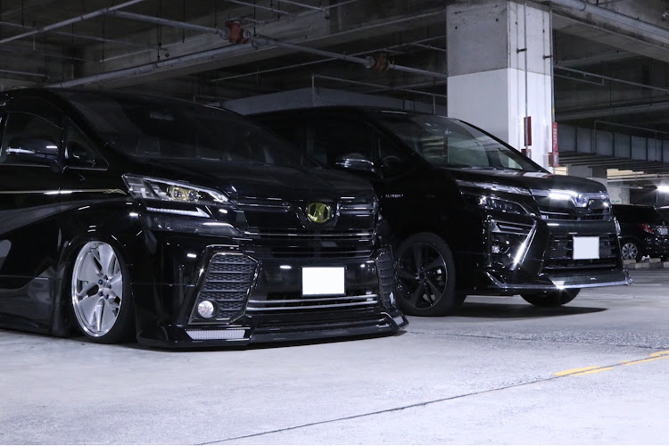 ヴォクシーの80ヴォクシー・初コラボ！！・30ヴェルファイア・黒車 2台・めちゃめちゃいい方で良かったに関するカスタム事例の投稿画像8枚目