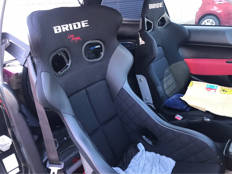 シビックタイプRのシート・フルバケ・セミバケ・BRIDEに関するカスタム事例の投稿画像1枚目