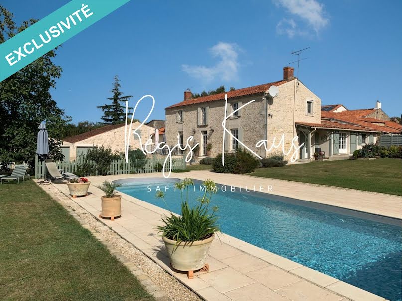 Vente maison 9 pièces 187 m² à Saint-valerien (85570), 410 000 €