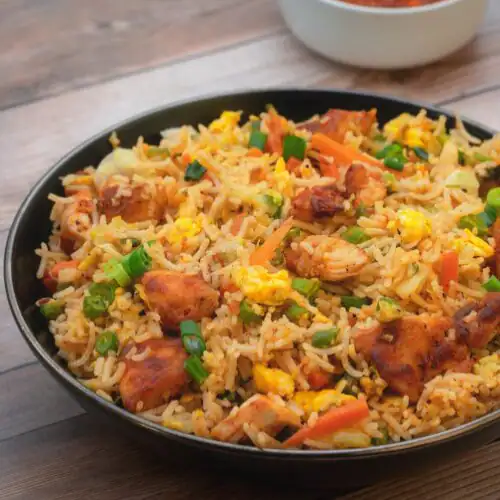 Veg Schezwan Fried Rice (650 Ml)