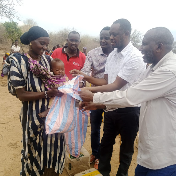 Kenya Red Cross distributes relief food to hunger-stricken residents