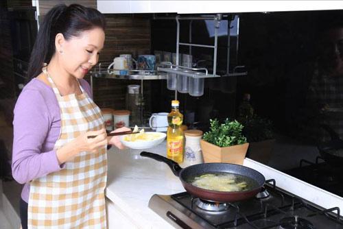 1471320127-nhung-cau-chuyen-thu-vi-tu-gian-bep-3
