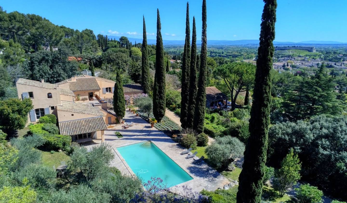 House with pool and terrace Villeneuve-les-avignon