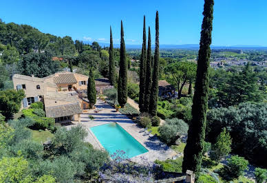 Maison avec piscine et terrasse 18