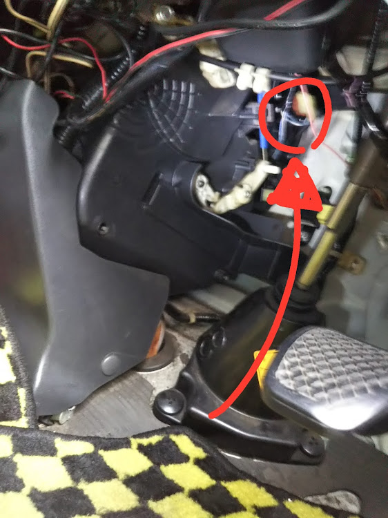 アクティバンの玄関前駐車場にて・ブロアモーター交換・ＤＩＹ作業・そろそろ寿命？・老体にムチを打ってに関するカスタム事例の投稿画像1枚目