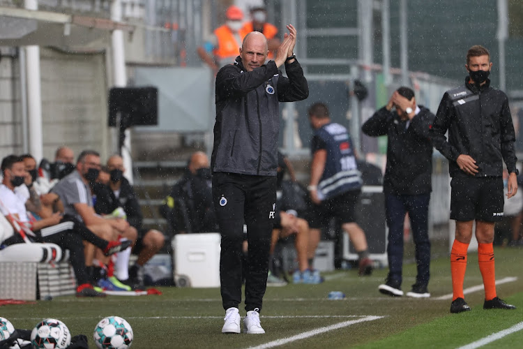 🎥 "Het kampioenschap is een marathon": Philippe Clement legt uit na klinkende overwinning, spelers doen enorme geste richting afwezige fans