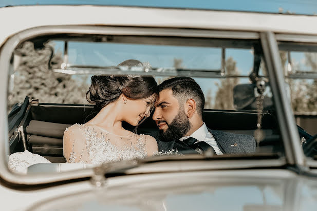 Fotógrafo de casamento Sargis Mirzoyan (sargismirzoyan). Foto de 21 de março 2022