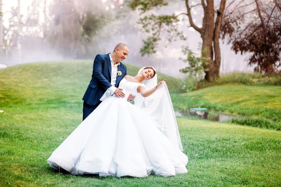 Fotografo di matrimoni Elena Miroshnik (mirlena). Foto del 3 gennaio 2019