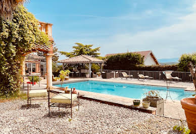 Villa avec piscine et terrasse 7