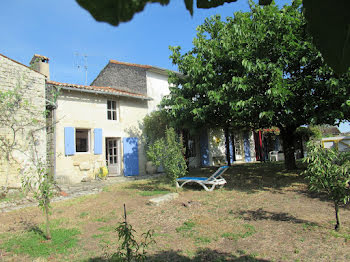 maison à Saint-Séverin-sur-Boutonne (17)