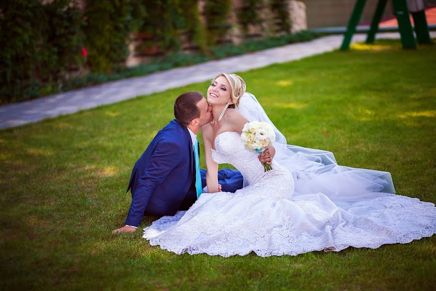 Fotógrafo de casamento Ooooo Ooooo (dgalynaphoto). Foto de 17 de janeiro 2016