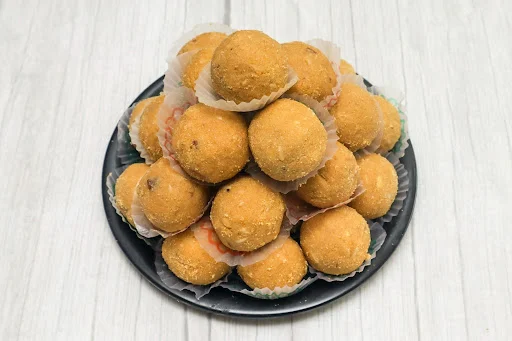 Desi Ghee Besan Dry Fruit Laddu