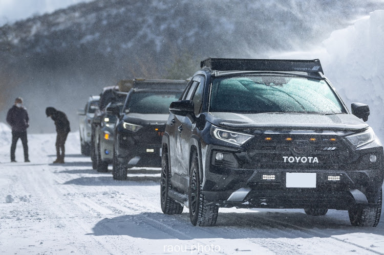 RAV4のrav4・雪山ドライブ・雪山オフ・爆弾低気圧・初スタックに関するカスタム事例の投稿画像1枚目