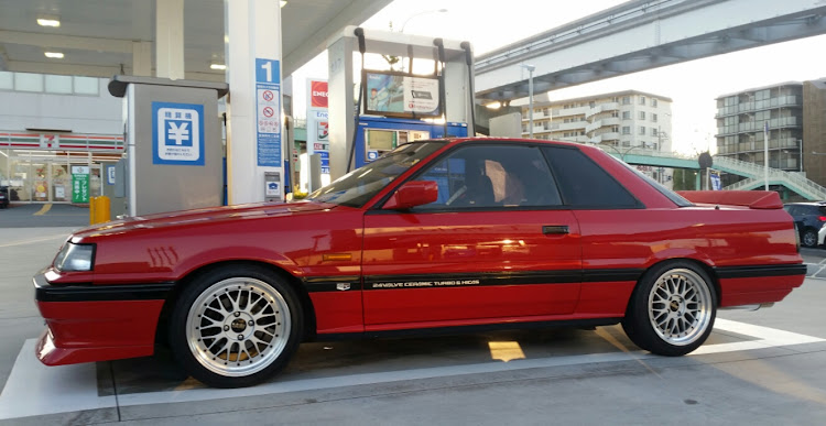 スカイラインのスカイライン・R31スカイライン・BBS LM・HR31・スタンドに関するカスタム事例の投稿画像1枚目