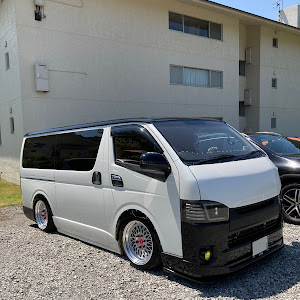 ハイエースバン TRH200V