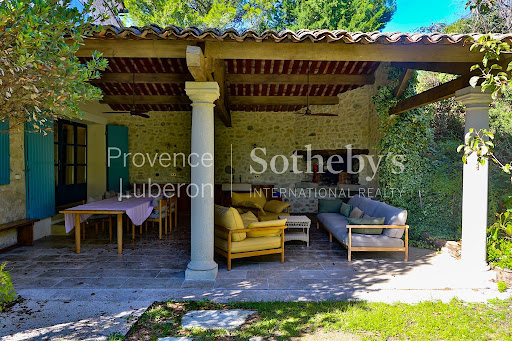 House with pool and terrace 4