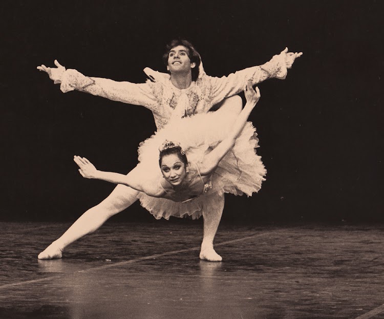 With Maina Gielgud at the Old Vic Theatre, London, in her ‘Steps, Notes and Squeaks’ production, 1980. Eduard recently performed the Don in her ‘Don Quixote’ production at the age of 75.