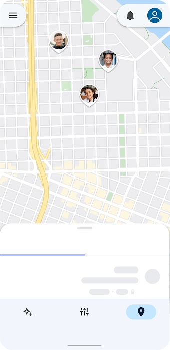 L'interface utilisateur de Family Link met en avant les repères de position des membres de la famille sur Google Maps.