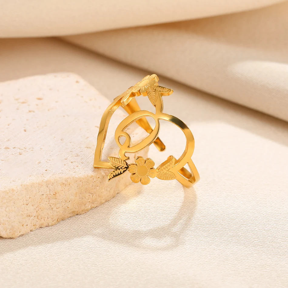 Bague réglable en acier inoxydable 18K en forme de cœur avec lettres anglaises. Élégance intemporelle et ajustement parfait. Cadeau idéal.