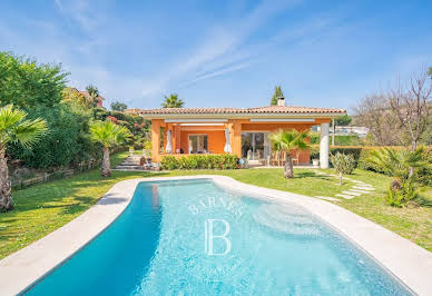 Maison avec piscine et terrasse 1