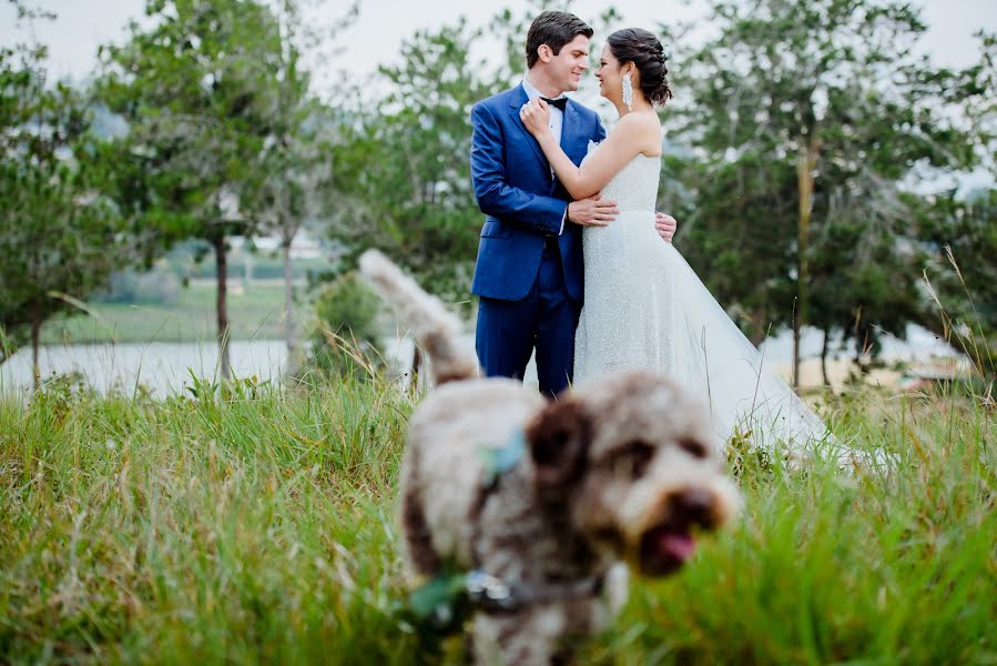 Wedding photographer Nicolás Zuluaga (ojodeoz). Photo of 25 June 2021