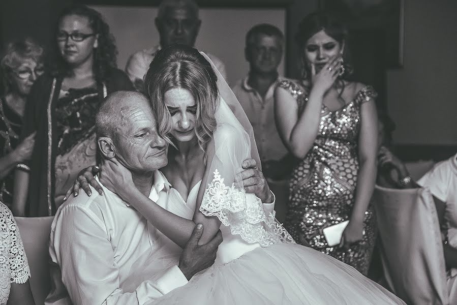 結婚式の写真家Anastasiya Rozhkova (rozhkovaan)。2019 4月10日の写真