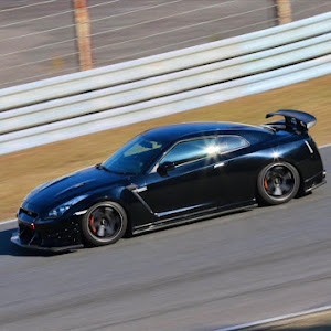 NISSAN GT-R R35