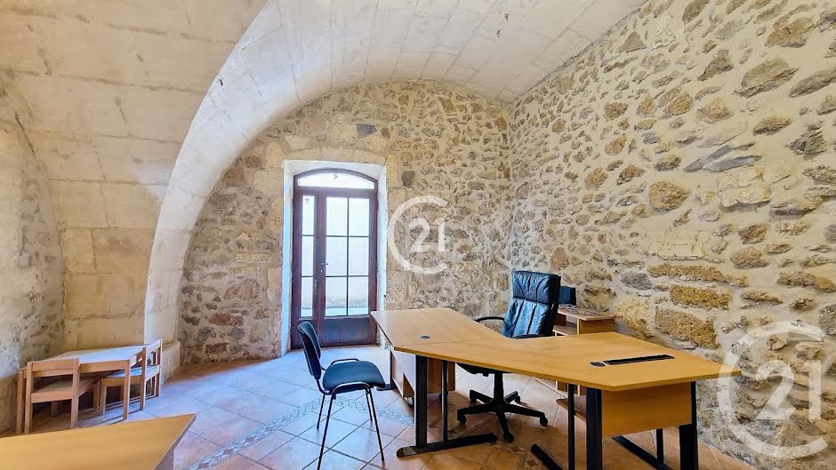 Vente immeuble   à Mouriès (13890), 579 000 €