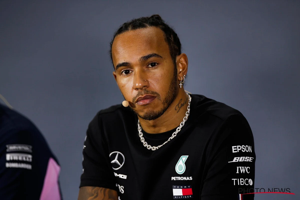 Hamilton laat uitschijnen dat hij steeds zijn hoofd erbij houdt in duels met Verstappen: "Je moet soms de slimste zijn"