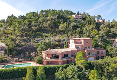 Villa avec piscine et terrasse 20