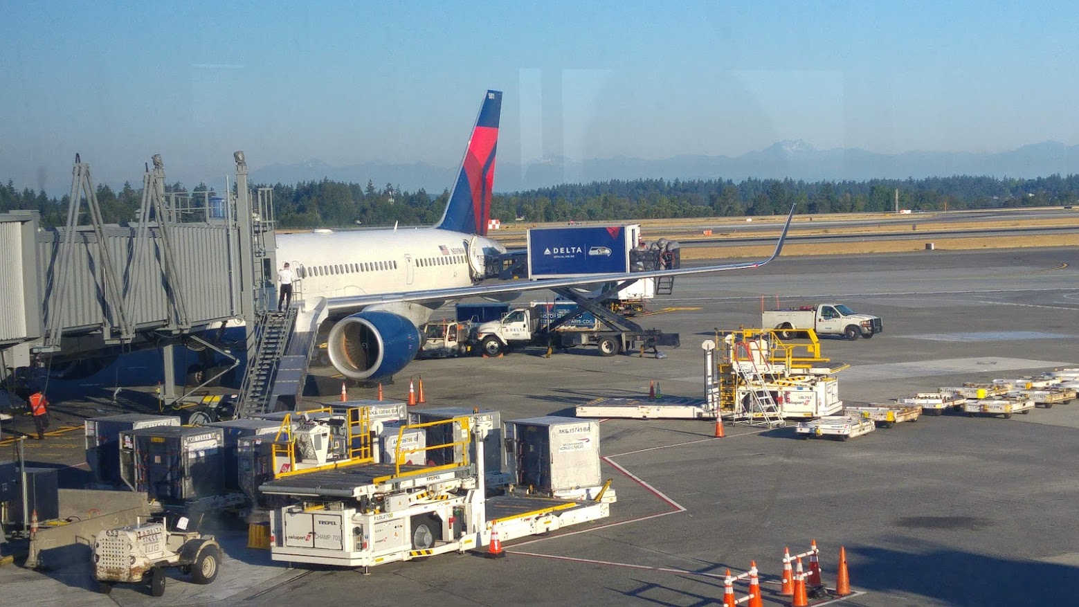 Seatac airport. Boeing 757 klaar voor vertrek naar Detroit