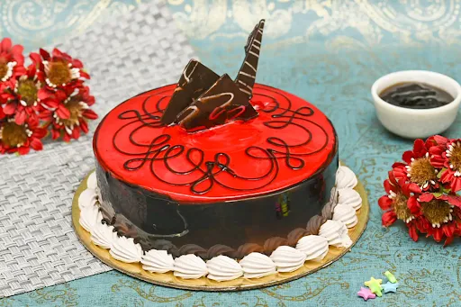 Eggless Choco Strawberry Cake